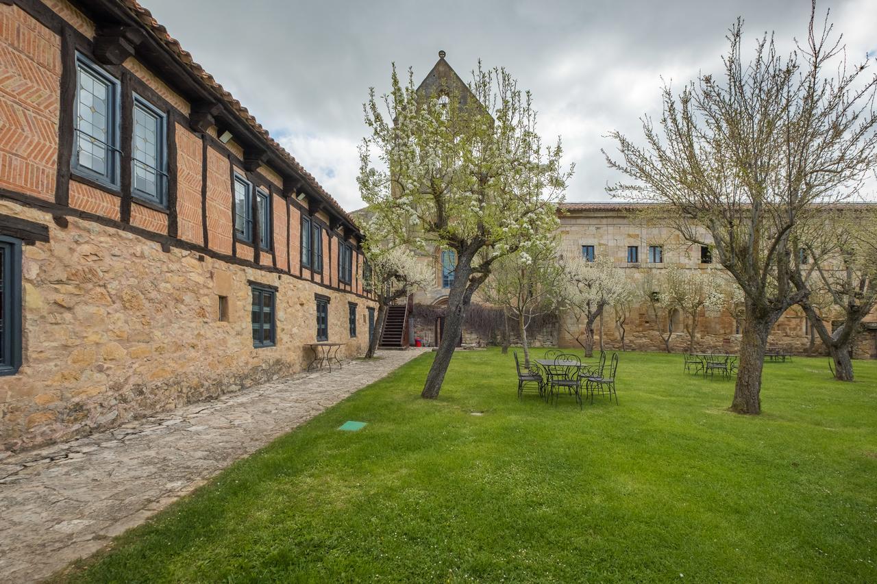 Hotel Posada Santa Maria La Real Aguilar de Campóo Buitenkant foto